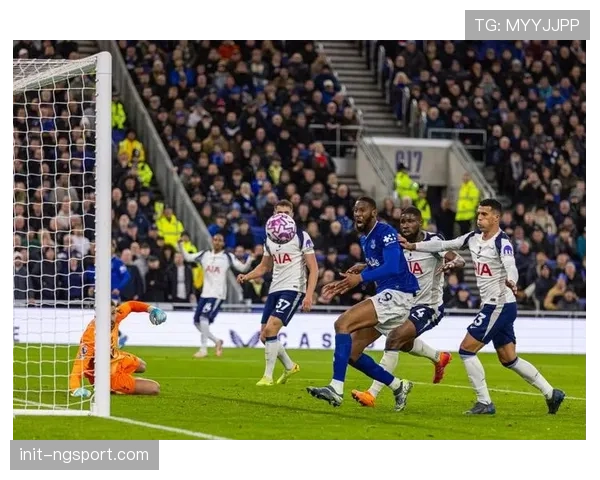 英超第30轮前瞻：阿森纳客战维拉，事关榜首的关键战役